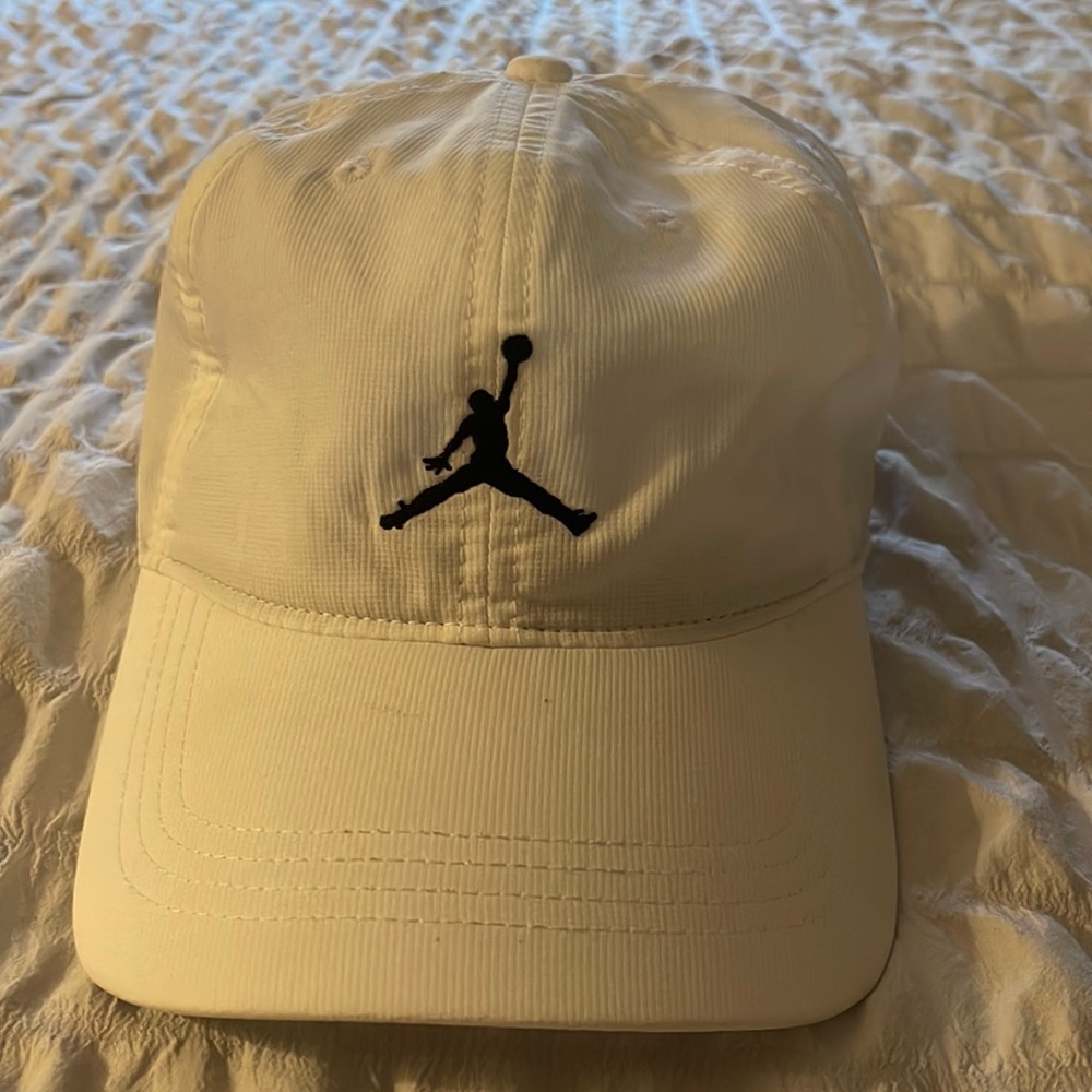 Jordan White Strap Hat. Youth.